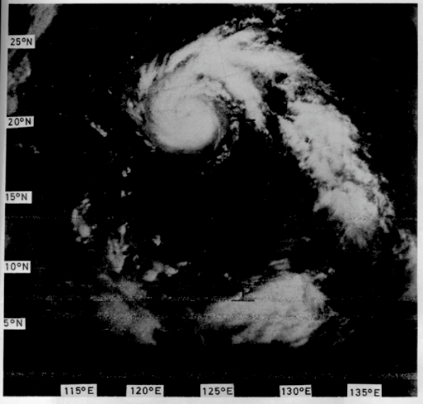 圖三 颱風愛茜於一九七五年十月十一日上午10時16分的ESSA-8衛星圖像 