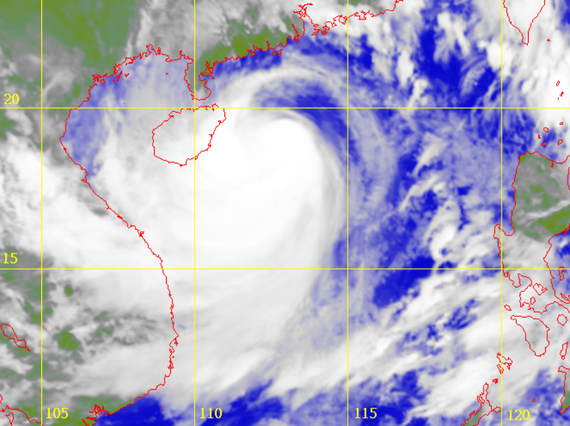 颱風圓規(2118)的衛星圖片