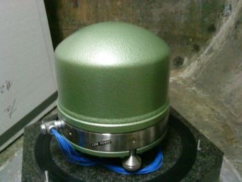 The broadband seismometer in the Po Shan Seismograph Station