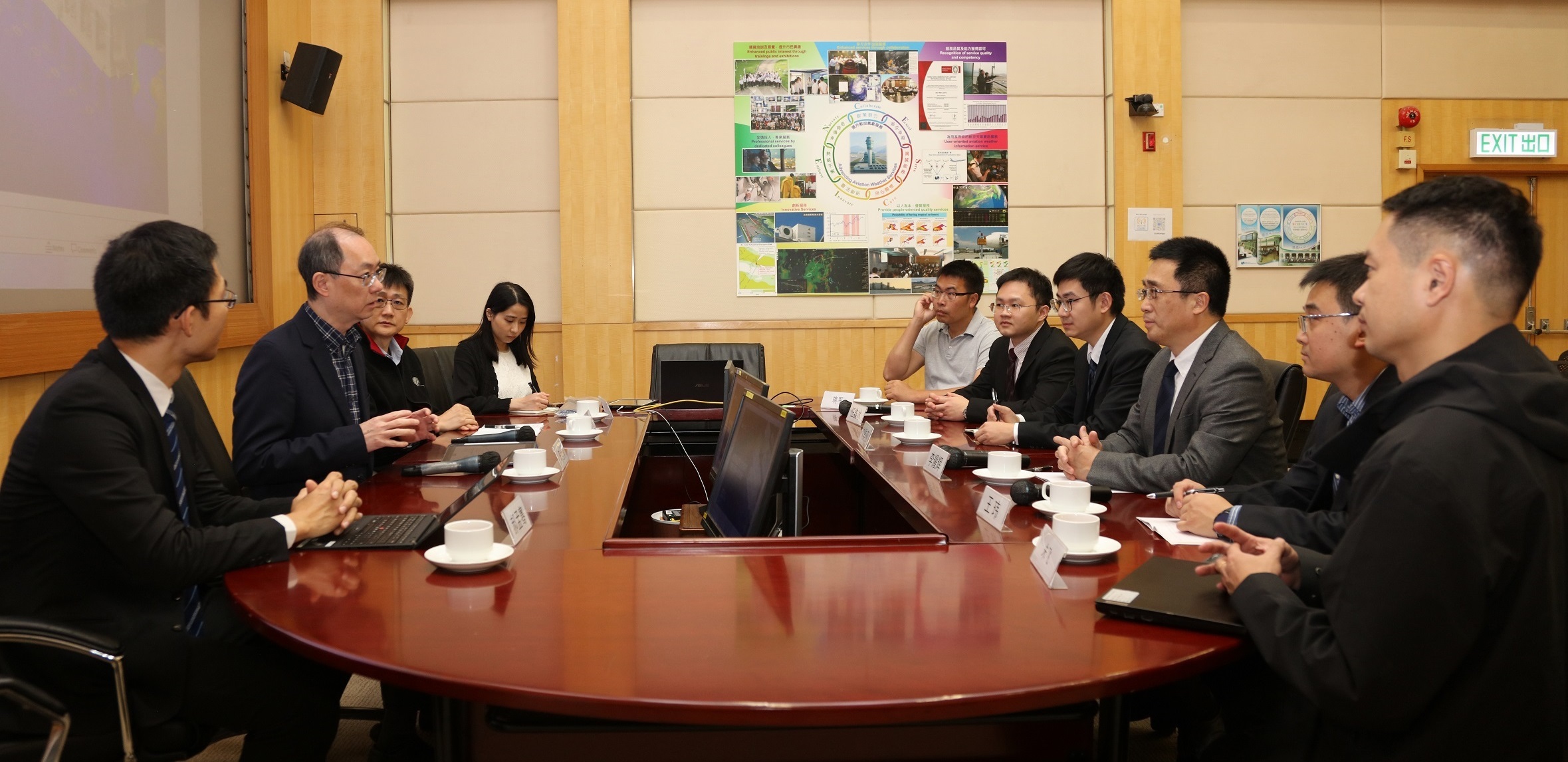 HKO colleagues engaging in discussions and exchanges with the CAFUC delegation