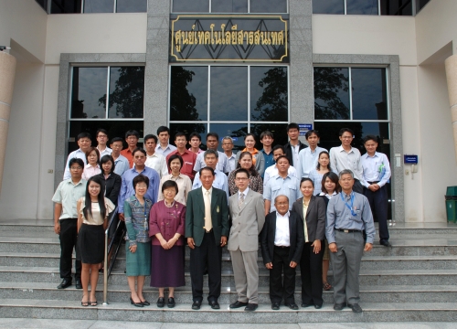 Mr. Wong Wai-kin (fourth from right on the front row) together with the Mr. Angsumal Sunalai, Director-General of TMD (fourth from left on the front row); Dr. Somsri Huntrakool, Deputy Director-General (third from left); Mrs.Watcharee Virapun, Director of Weather Forecast Bureau (second from left); and the participants of the training course.