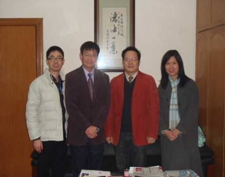 The Observatory delegation taking a photo with Duputy Director of Hunan Provincial Meteorological Bureau, Mr Liu Jiaqing (second from right)