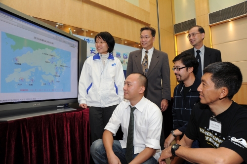 Guests attending the press event for the new weather service for windsurfers. (Front row, from left to right) Founder of the Wind Chasers group, Mr Caxton Li; local windsurfing enthusiasts, Messrs Alec Lai and Ken Wong. (Back row, from left to right) Senior Scientific Officer of the Hong Kong Observatory, Miss Lau Sum-yee; Vice-President of the Windsurfing Association of Hong Kong, Mr James Chik; and Honorary Consultant of the Windsurfing Association of Hong Kong, Mr Daniel Lam.