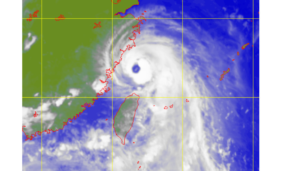 颱風黑格比(2004)的衛星圖片 