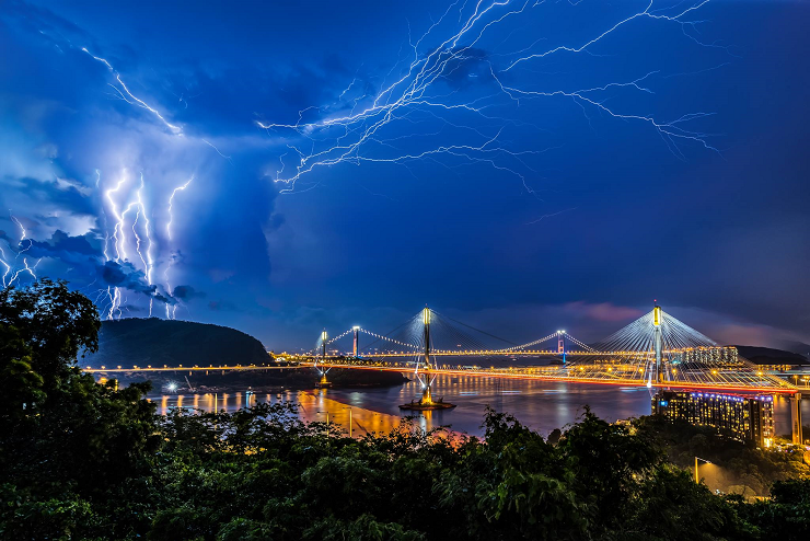 Thunderstorms over Ting Kau Bridge on the night of 9 July 2016