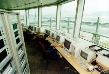 赤鱲角機場氣象所於1998年7月6日在新機場開始提供航空氣象服務
