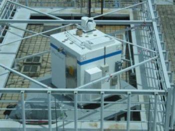 天文台於空中交通管制大樓的天台上安裝的一套激光雷達