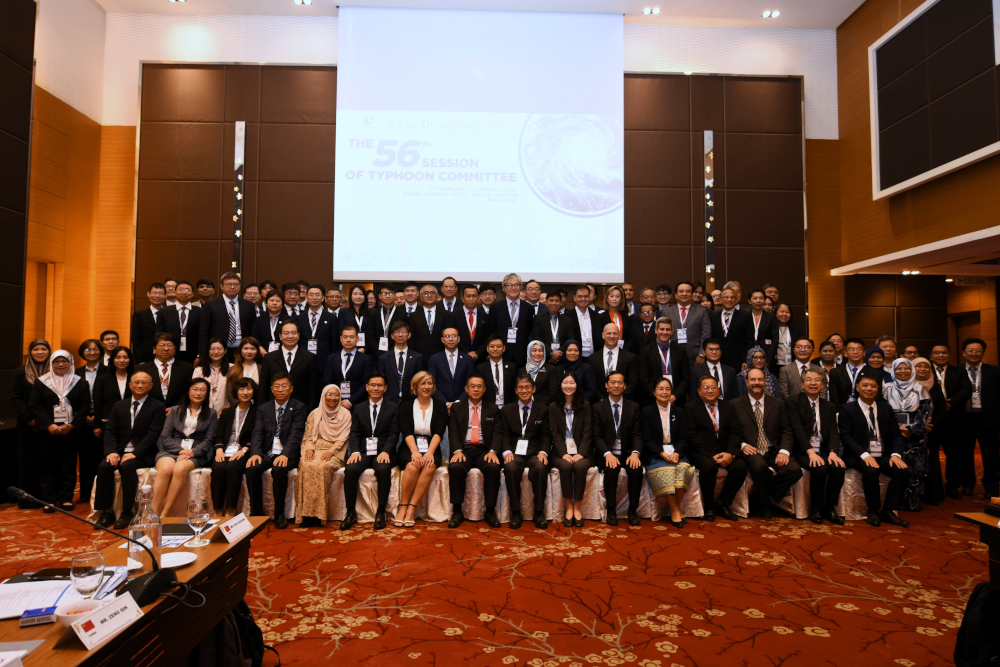在馬來西亞吉隆坡舉行的颱風委員會第56屆會議與會者大合照。
