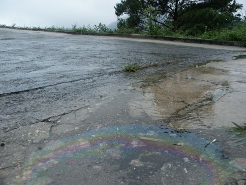 馬路上油跡